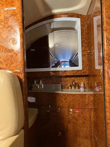 Cabin interior of a 2005 GULFSTREAM G200.