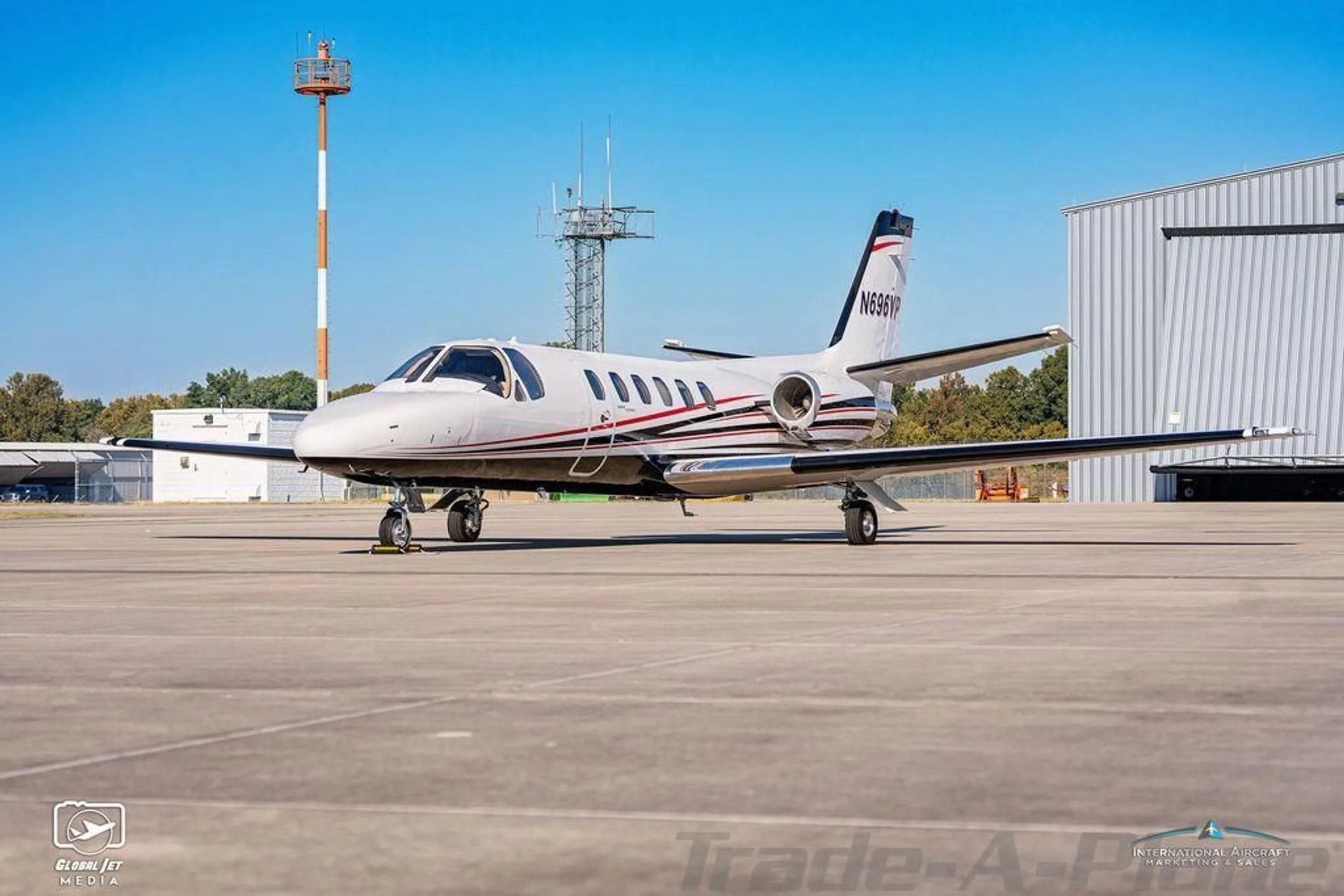 Exterior view of a 1992 CESSNA CITATION II, N696VP.