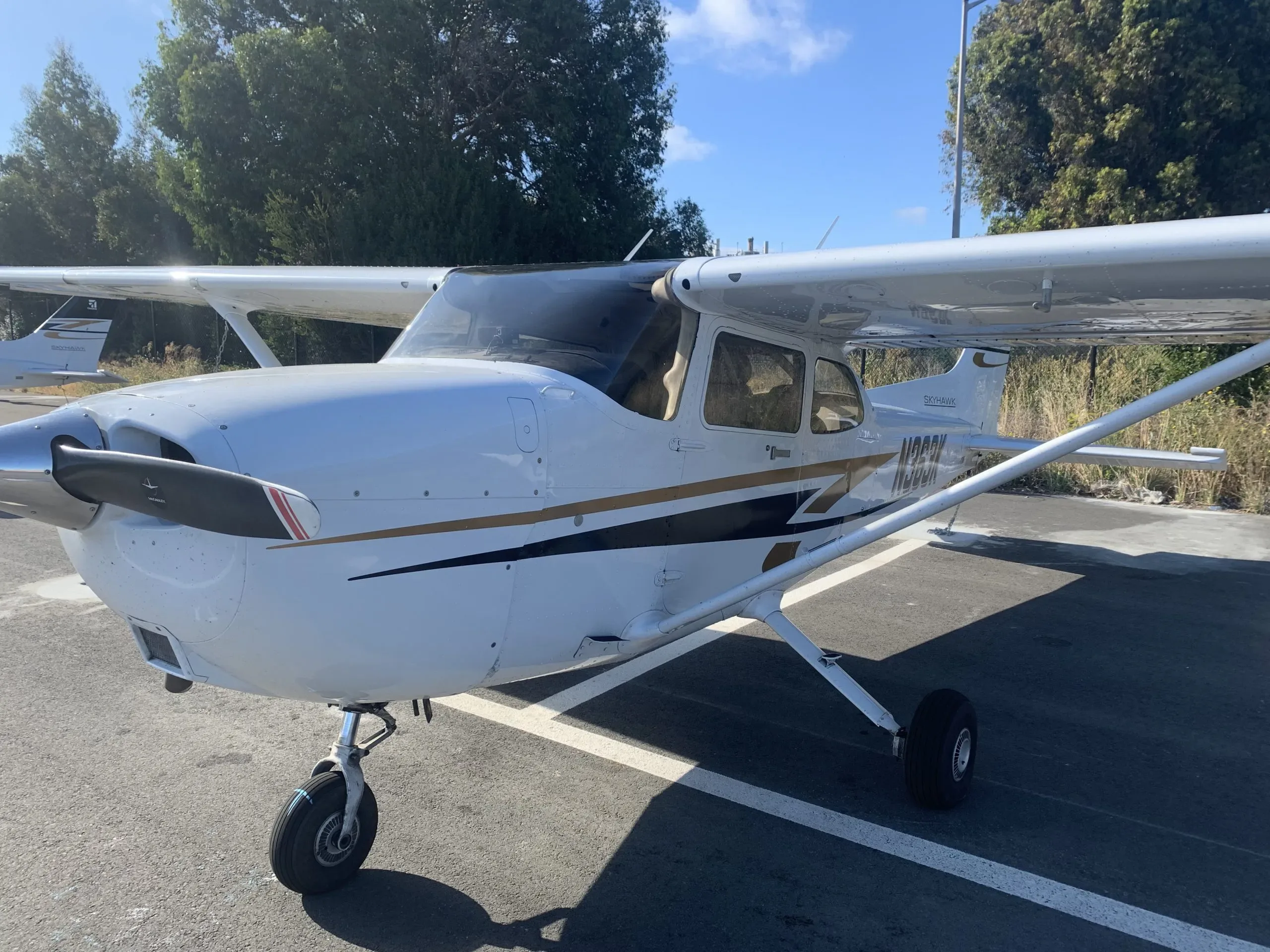 Cockpit and instrument panel of a 2018 Cessna Skyhawk 172S.