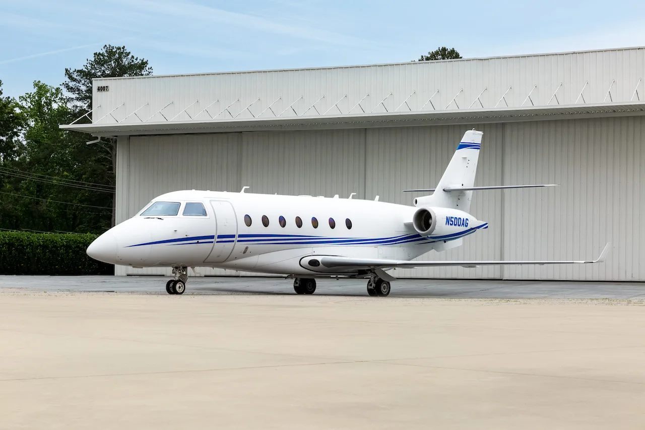 Exterior view of a 2007 Gulfstream G200, N500AG.