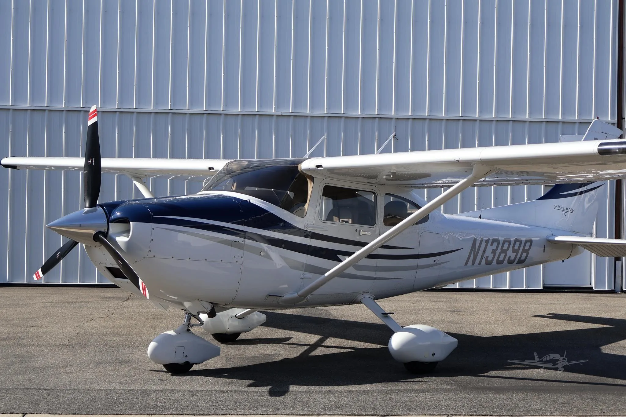 Exterior view of a 2005 CESSNA TURBO 182T SKYLANE, N138B.