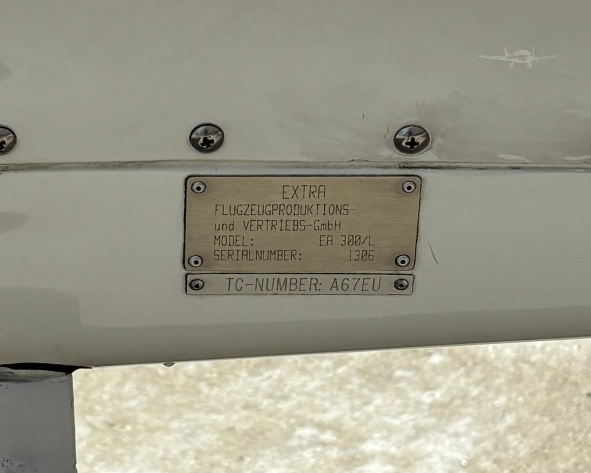 Engine detail of a 2010 EXTRA AIRCRAFT EA 300/L.
