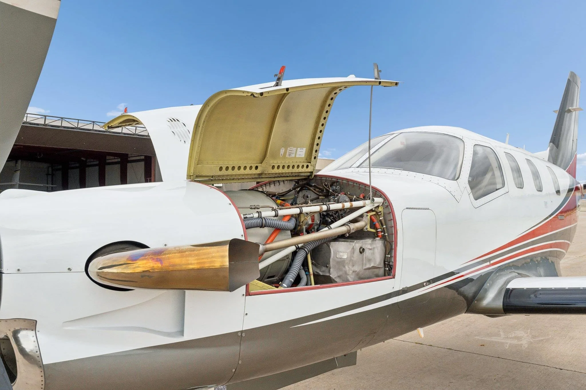 Exterior view of a 1999 DAHER TBM 700B, N625FS.