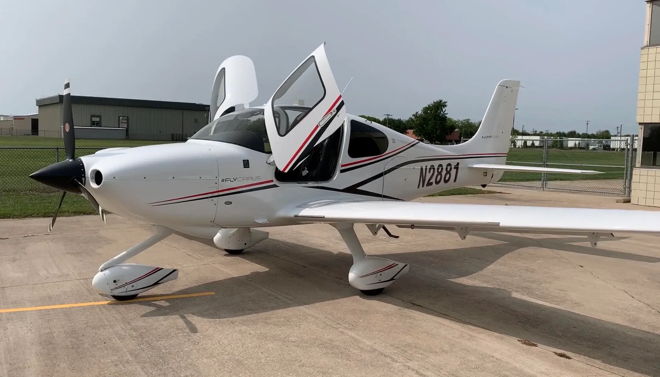 Avionics suite of a 2017 Cirrus SR20 G6.