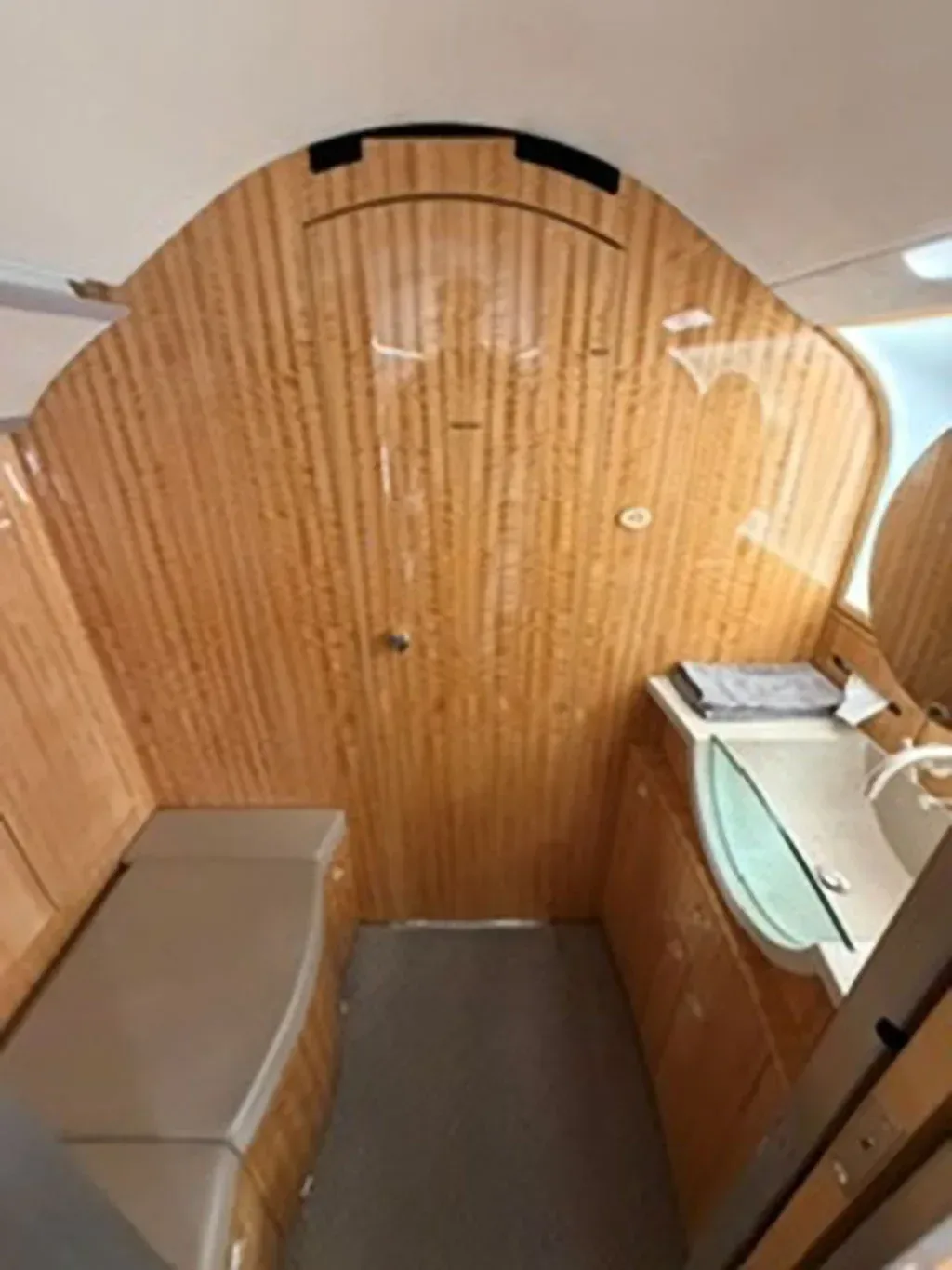 2005 Bombardier Challenger 300