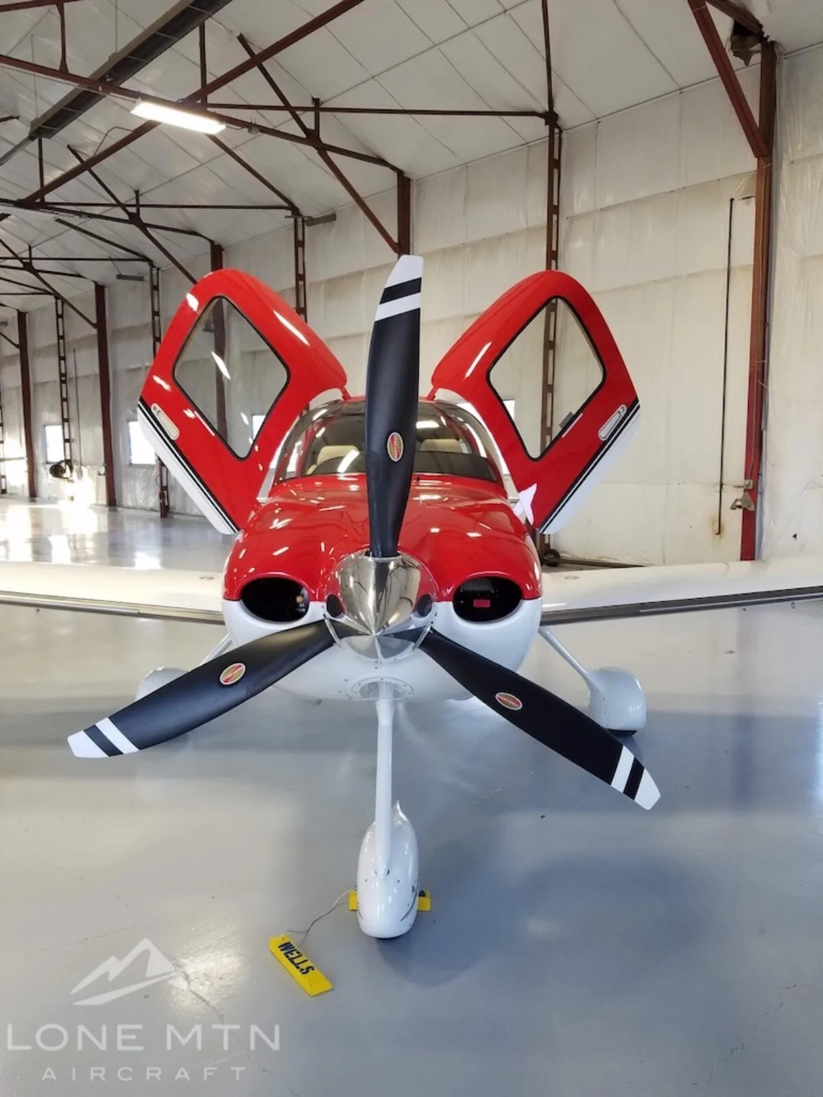 Exterior view of a 2017 Cirrus SR22 G6.