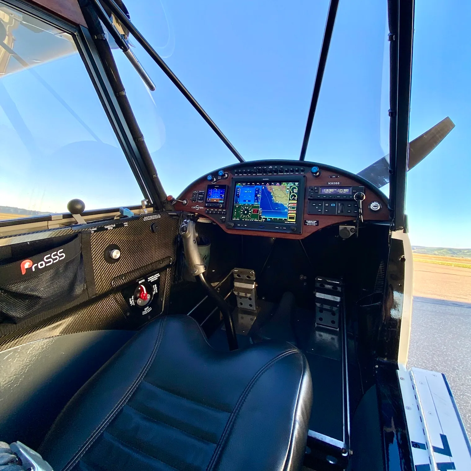 Cockpit and instrument panel of a CubCrafters.