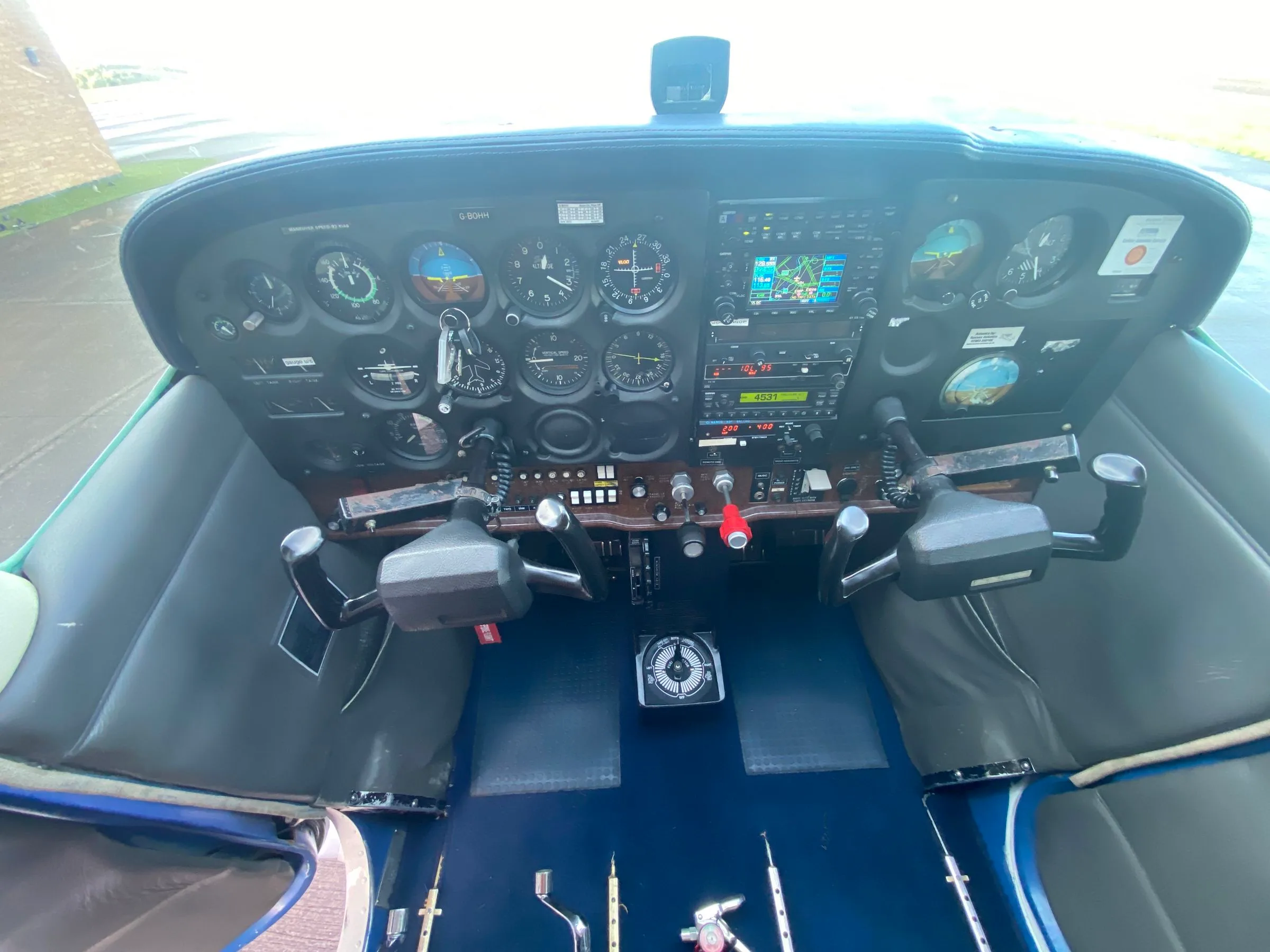 Cockpit and instrument panel of a 1980 Cessna 172N.