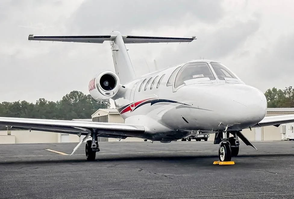 Exterior view of a 1995 CESSNA CITATION JET, N608MM.