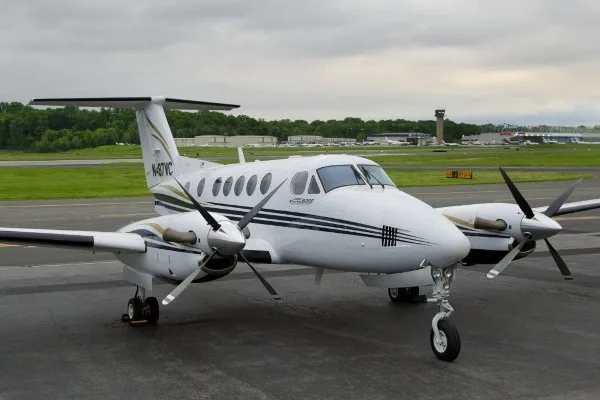 Exterior view of a 2001 Beech King Air B200.
