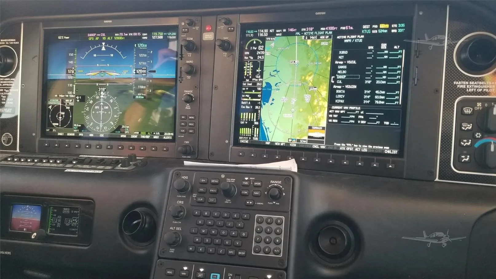 Avionics suite of a 2015 CIRRUS SR22-G5 TURBO.