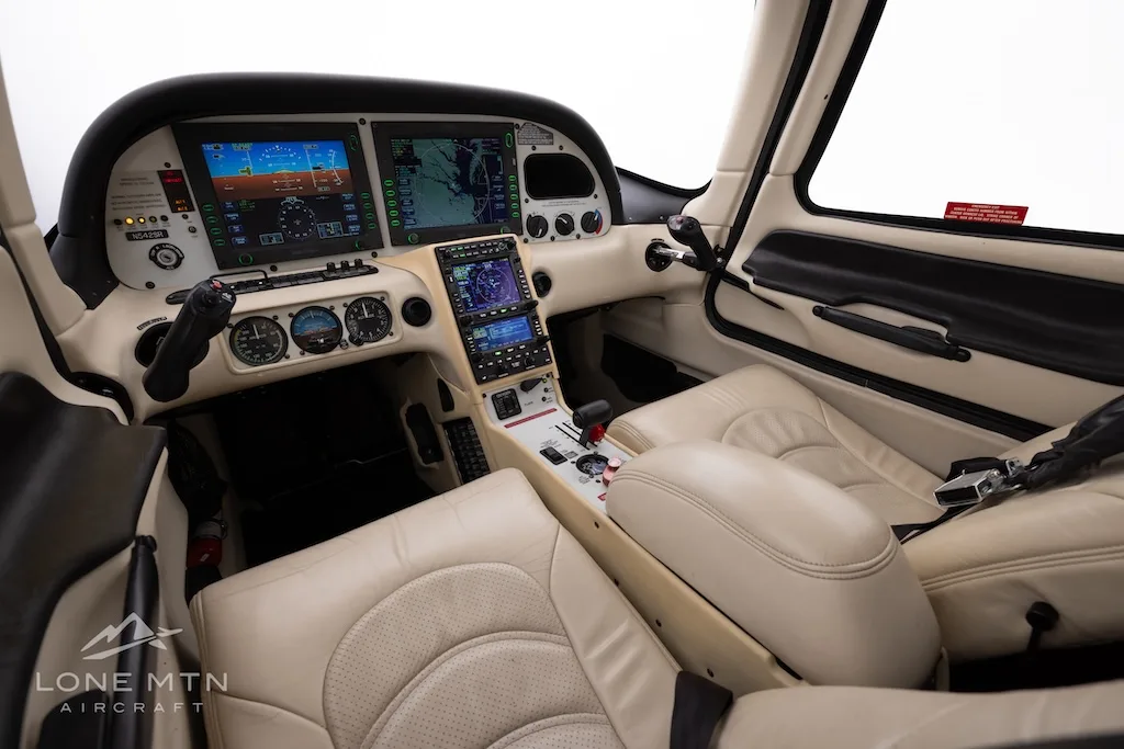 Cabin interior of a 2006 Cirrus SR22 G2 TURBO GTS.