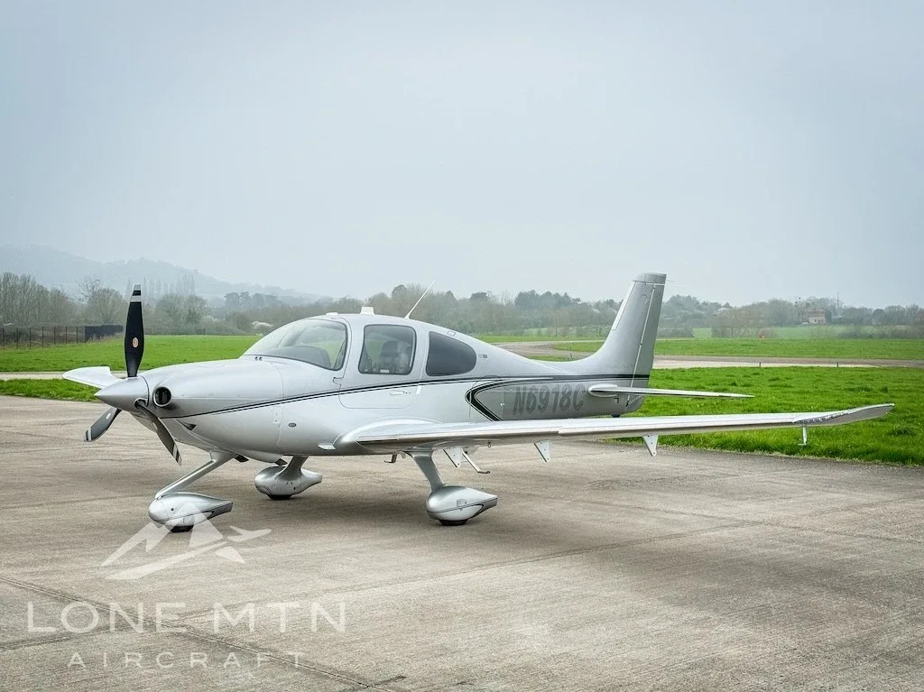 Exterior view of a 2023 Cirrus SR22T G6.