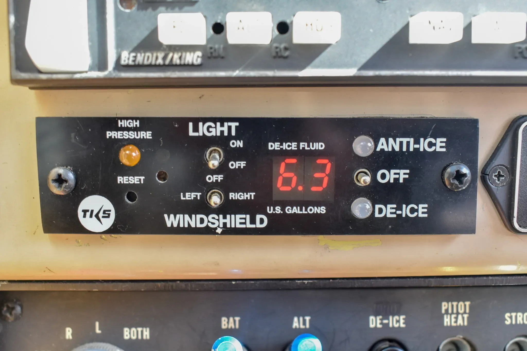 Avionics suite of a 1989 Beechcraft Bonanza.