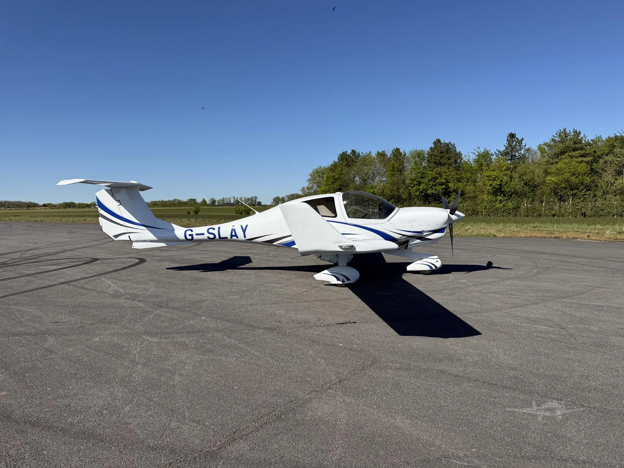 Exterior view of a 2023 DIAMOND DA40 NG, G-SLAY.