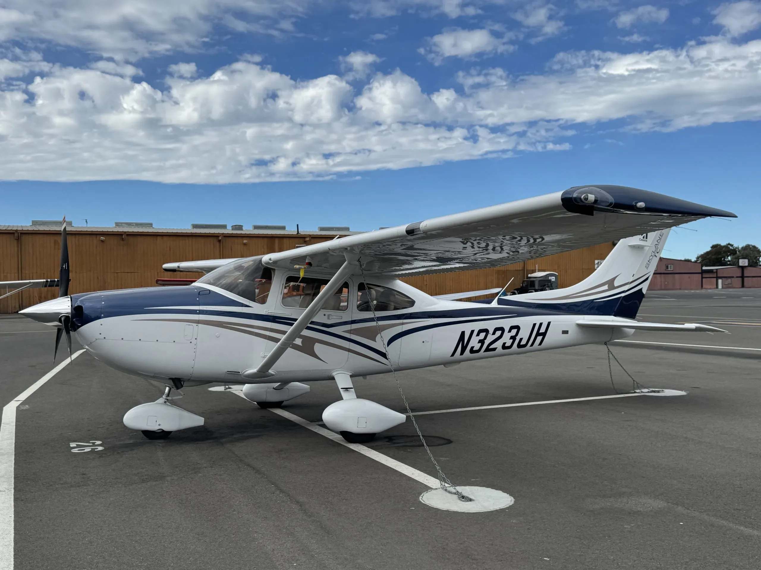 Exterior view of a 2012 Cessna T182T, N323JH.