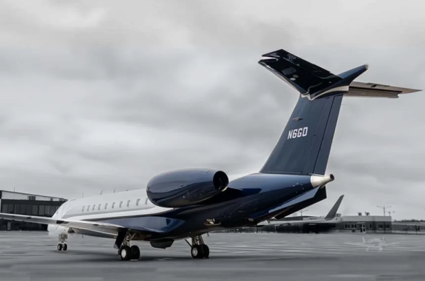 Exterior view of a 2007 EMBRAER LEGACY 600, N6GD.