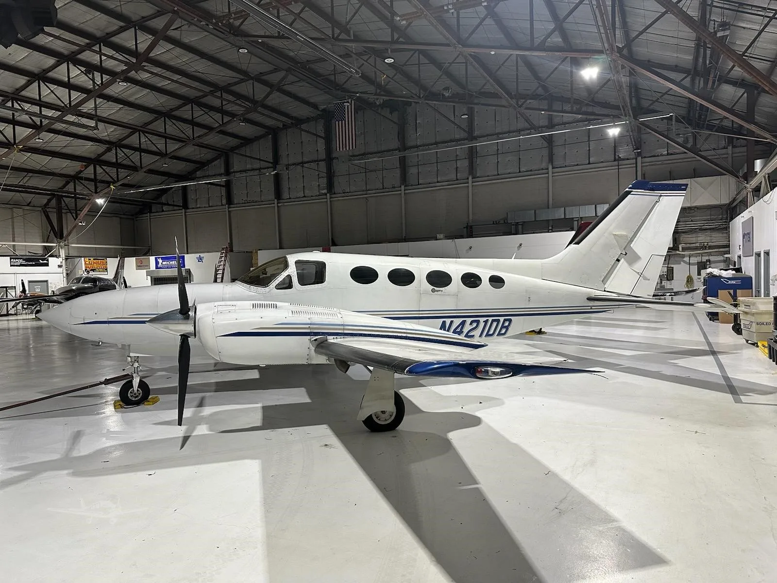 Exterior view of a 1978 CESSNA 421C, N421DB.