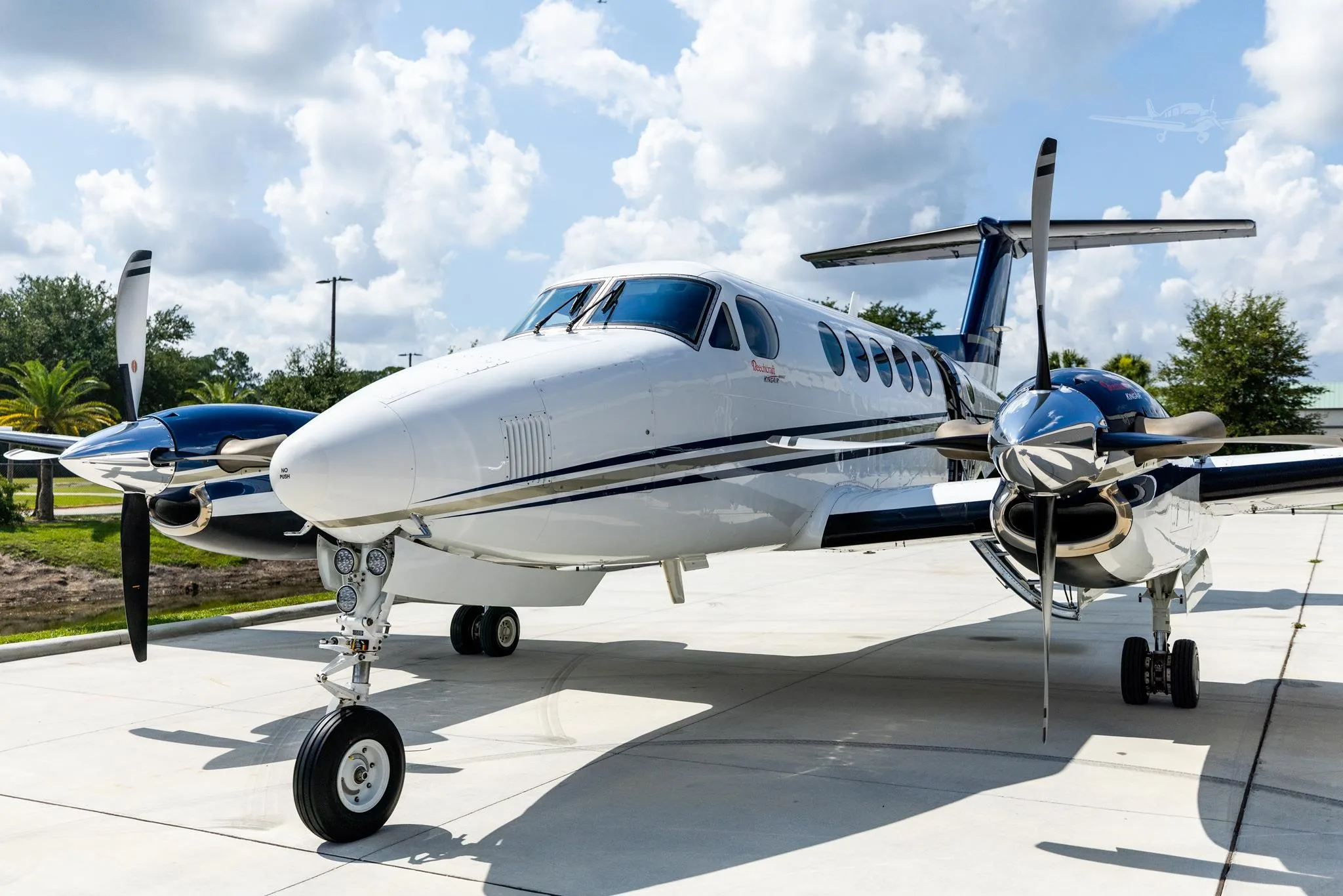 Exterior view of a 2009 BEECHCRAFT KING AIR B200GT.