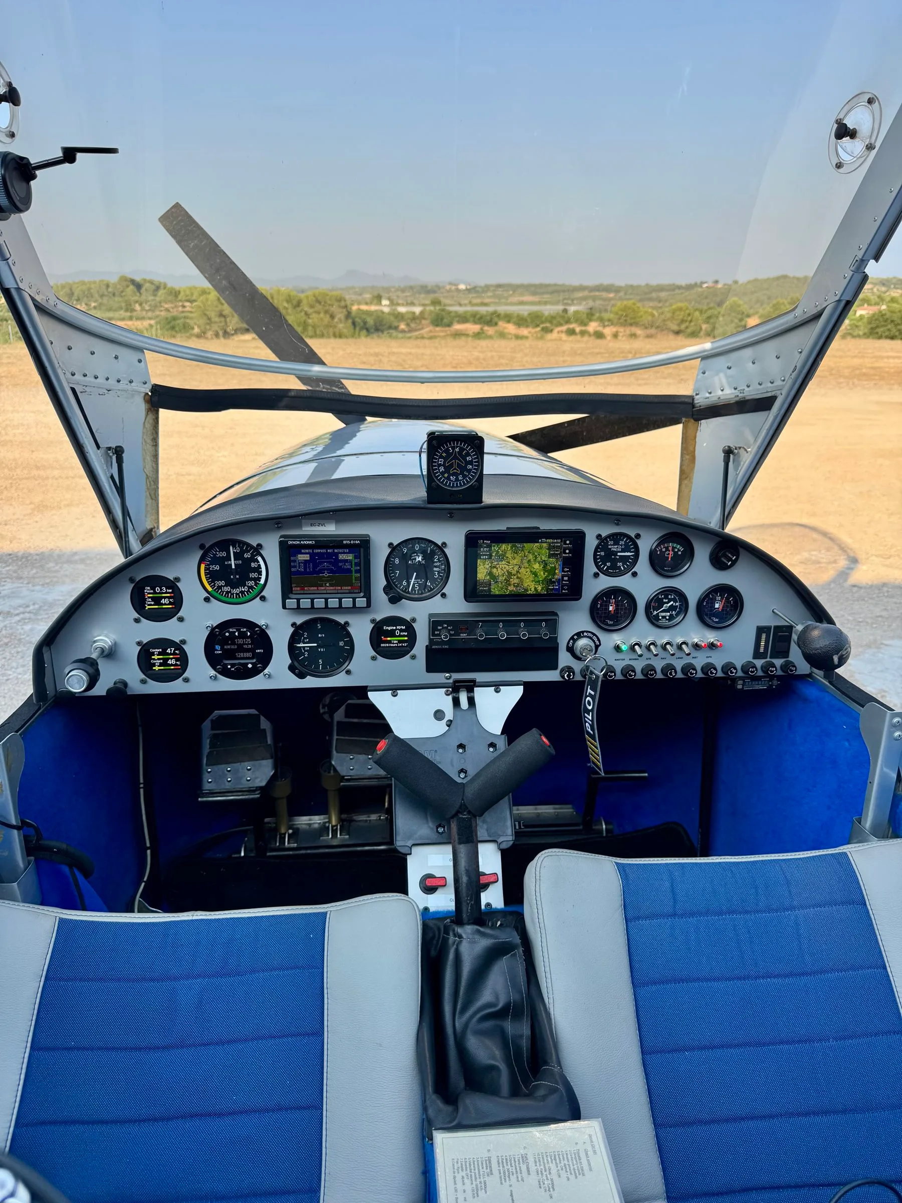 Cockpit and instrument panel of a 2007 Zenair CH-601 Zodiac HD.