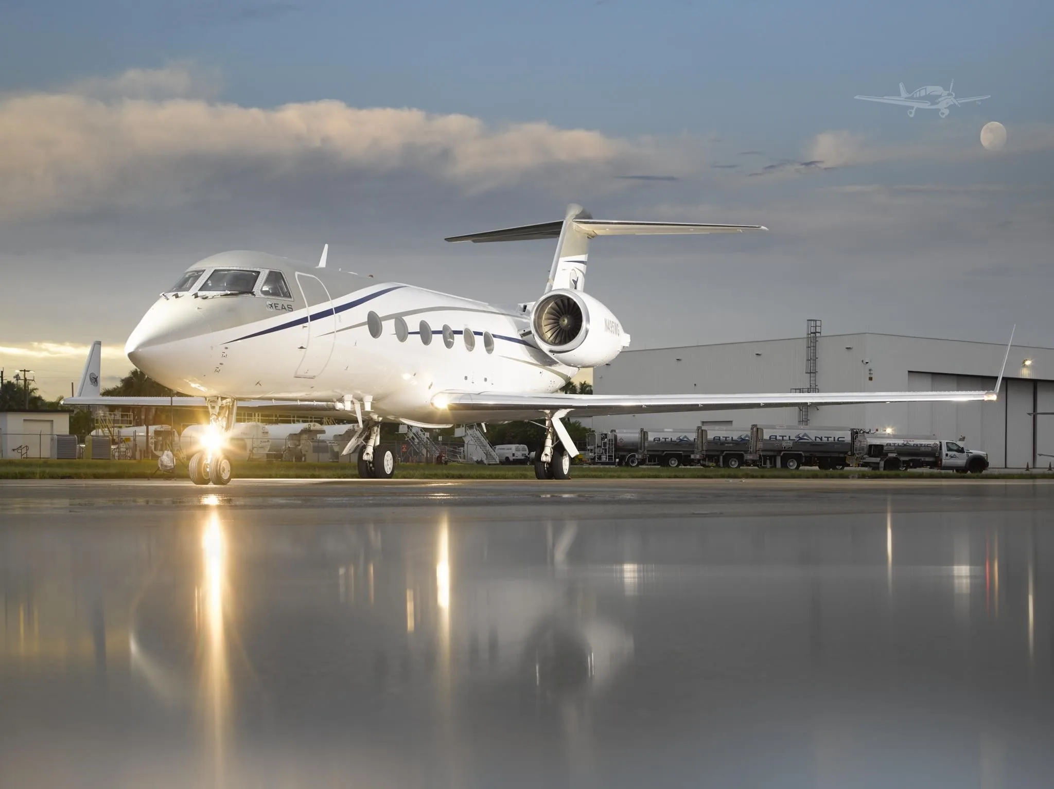 Exterior view of a 1993 GULFSTREAM GIVSP, N495WG.