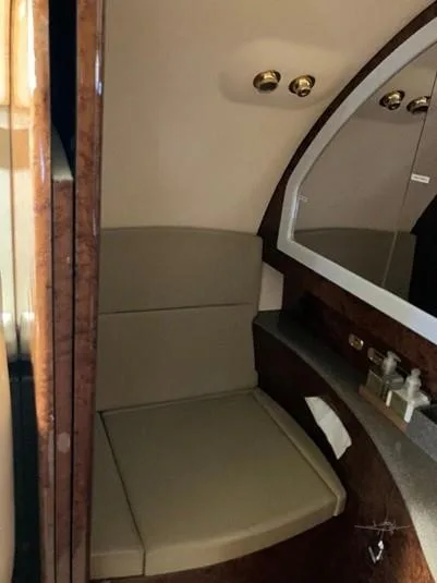 Cabin interior of a 2005 GULFSTREAM G200.