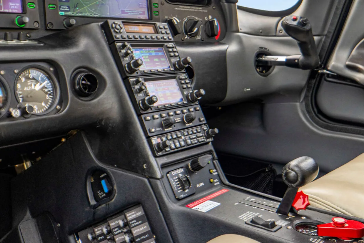 Avionics suite of a 2008 Cirrus SR22-G3 Turbo GTS.