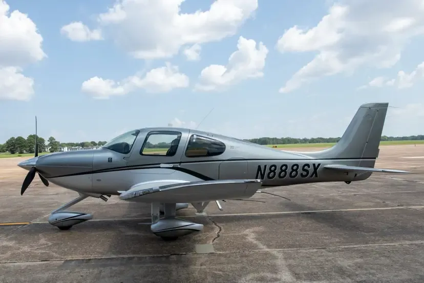 Exterior view of a 2016 Cirrus SR22 G5 GTS.