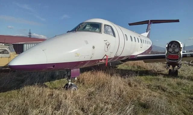 Exterior view of a 1991 Embraer 120.