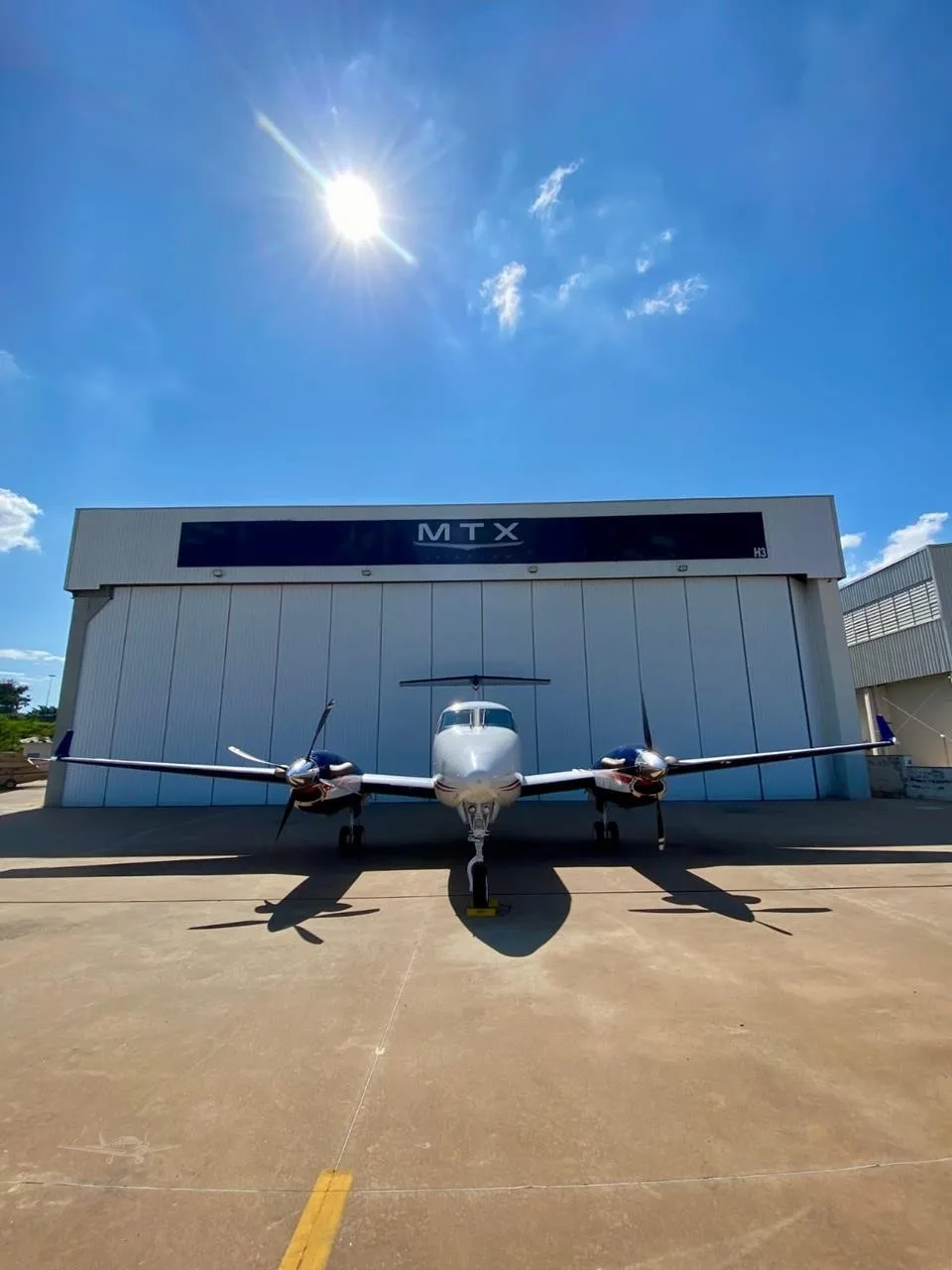 Exterior view of a 2014 BEECHCRAFT KING AIR 250.