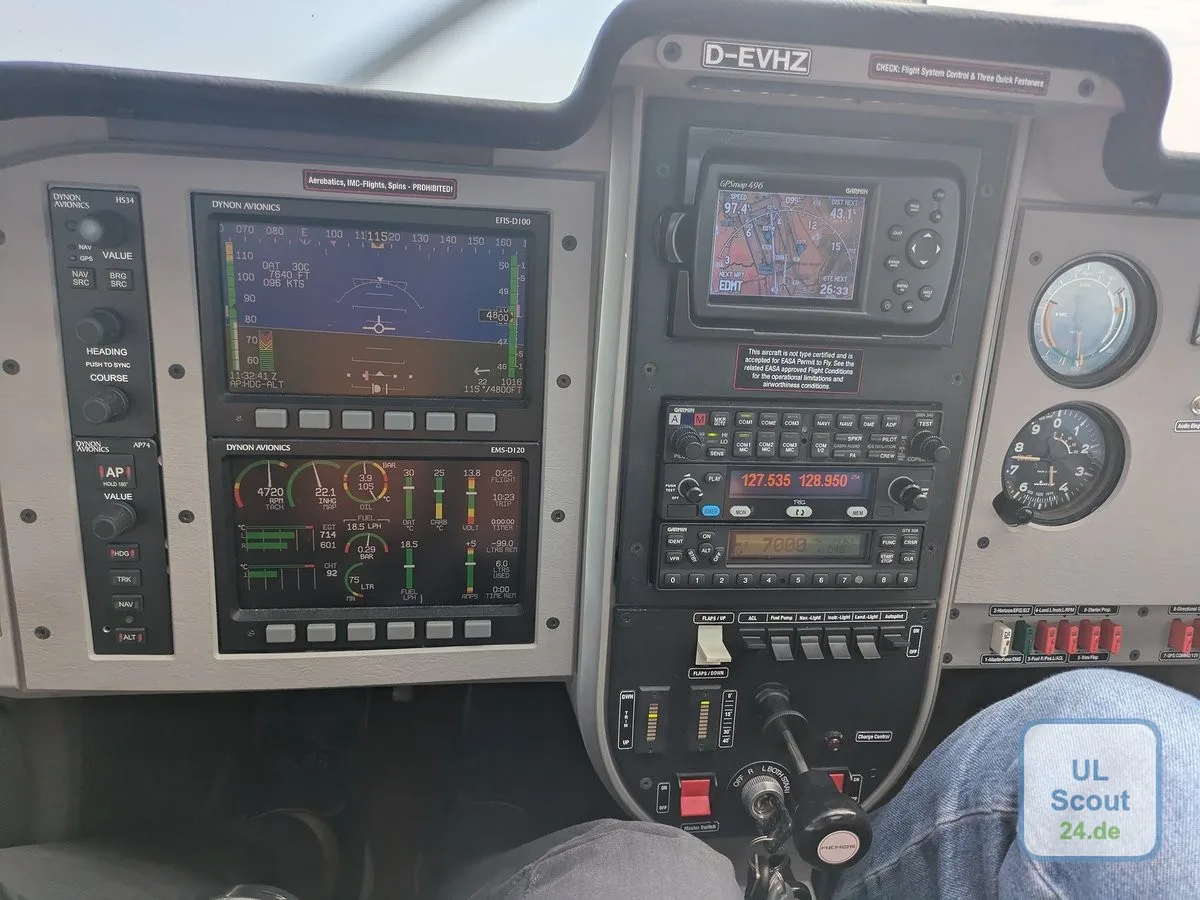 Cockpit and instrument panel of a 2009 REMOS.
