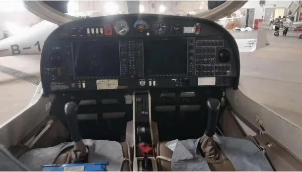 Cockpit and instrument panel of a 2019 DIAMOND DA40 NG.
