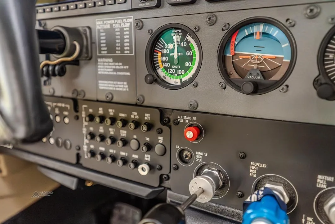 Avionics suite of a 2018 CESSNA 182T SKYLANE.