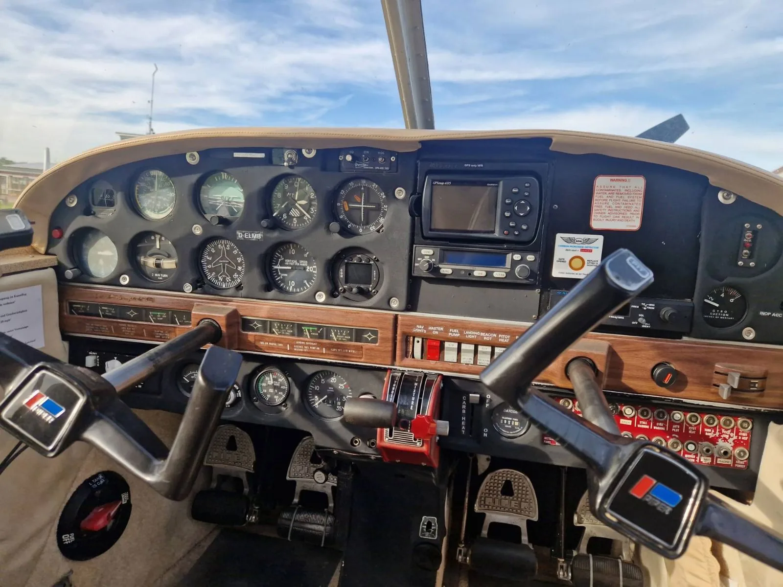 Cockpit and instrument panel of a 1968 Piper PA-28-180 Cherokee D.