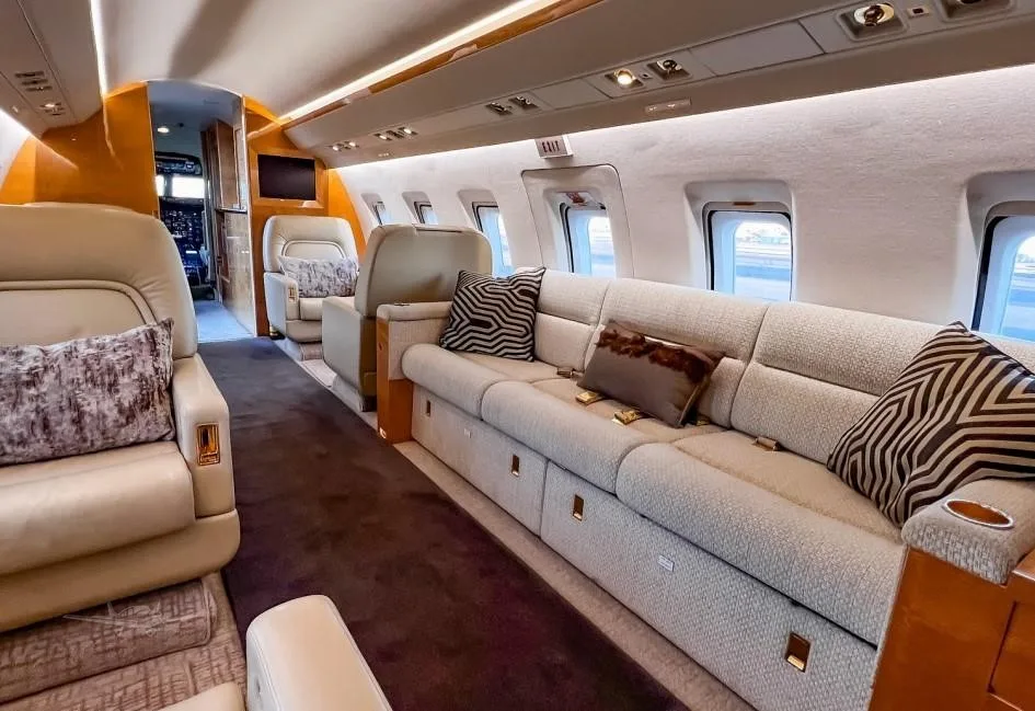 Cabin interior of a 1983 BOMBARDIER CHALLENGER 601-3A.