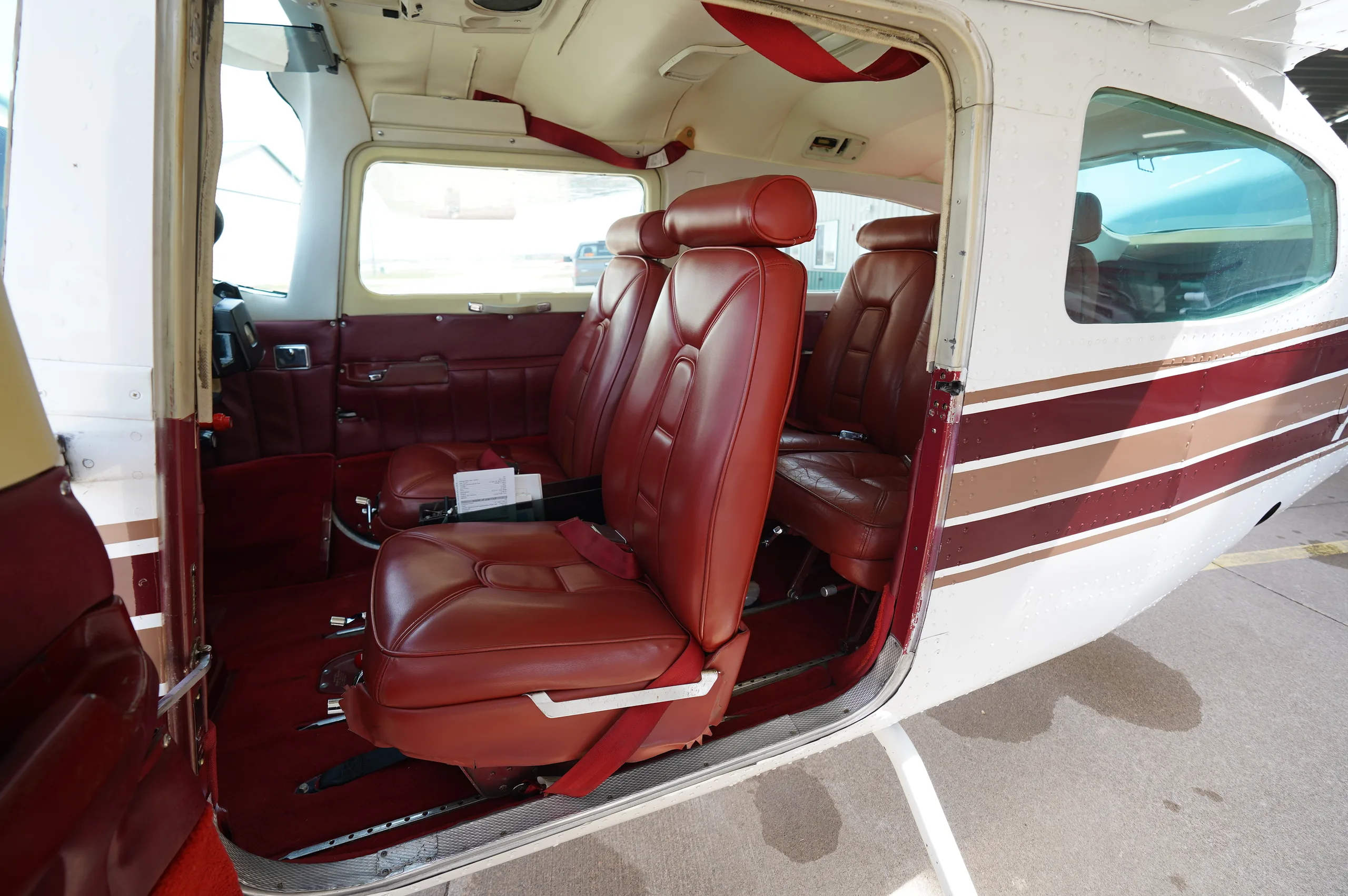 Cabin interior of a 1976 Cessna Centurion 210L.