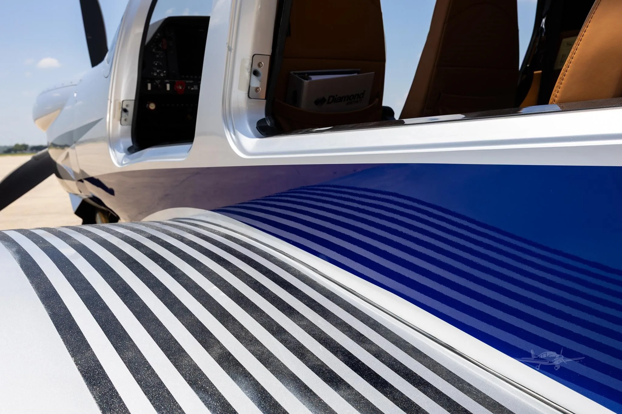 Exterior view of a 2024 DIAMOND DA50 RG, N66RG.