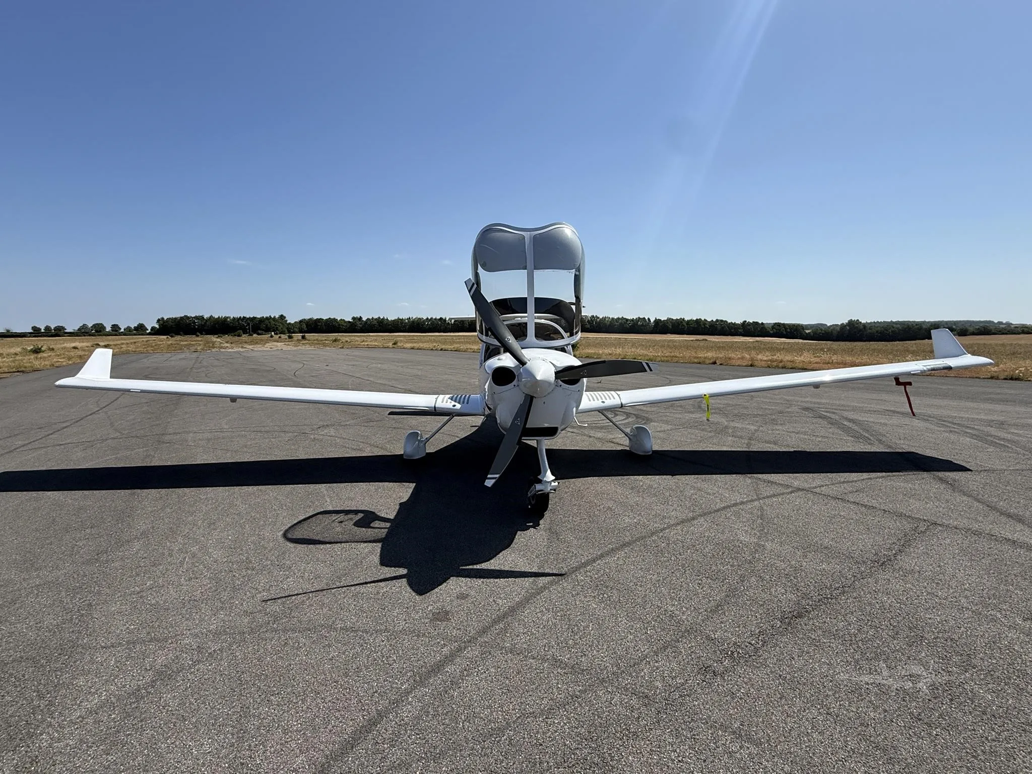 Exterior view of a 2021 DIAMOND DA40 NG, G-LDGH.