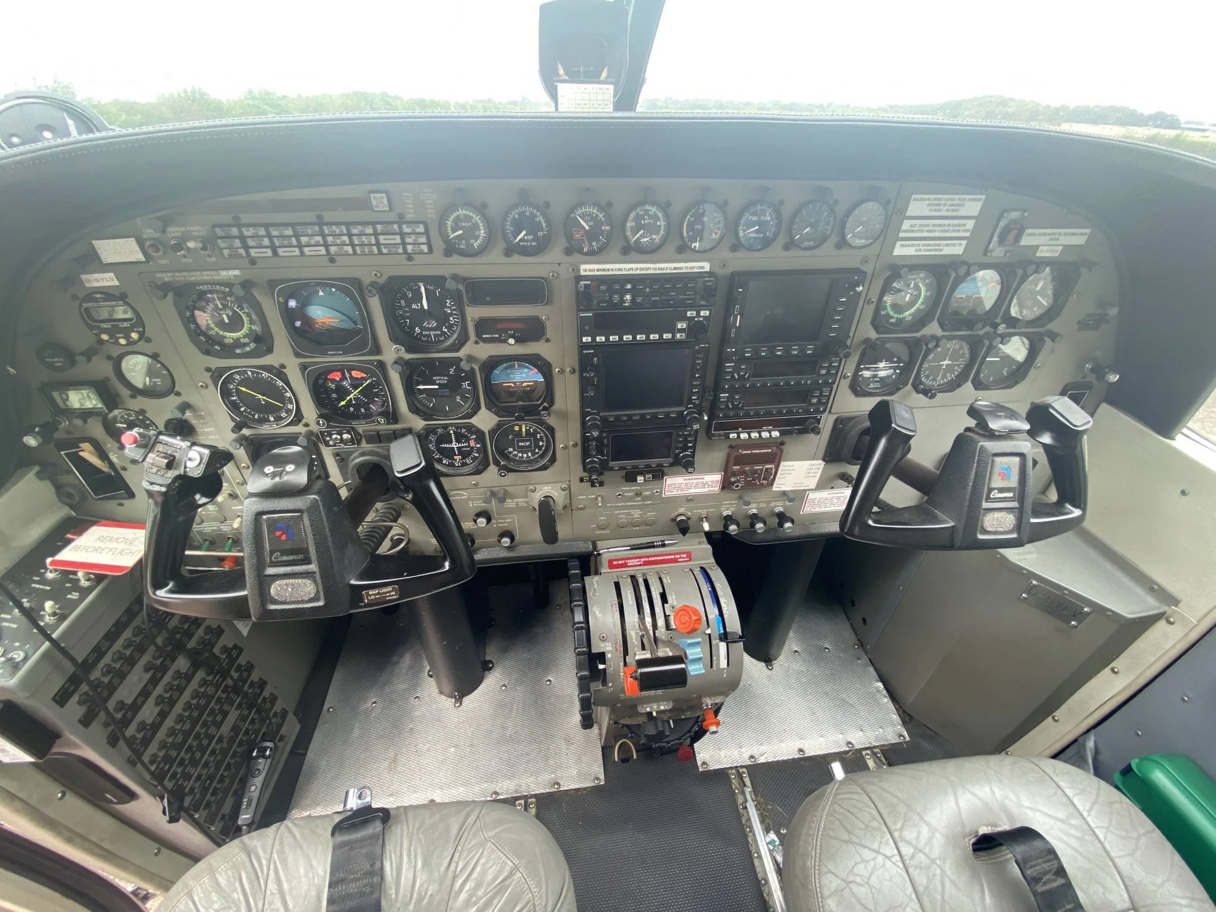 Cockpit and instrument panel of a 2002 Cessna 208B Grand Caravan.
