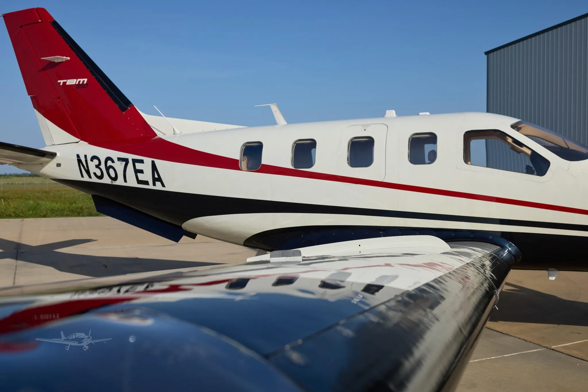 Exterior view of a 2007 DAHER TBM 850, N367EA.