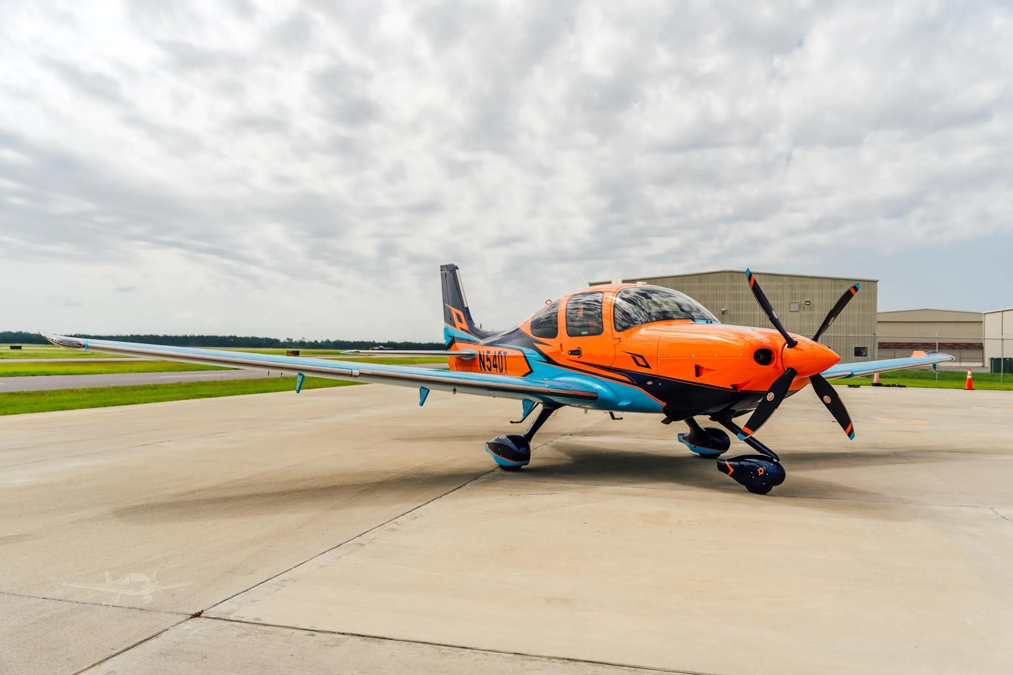 Exterior view of a 2023 CIRRUS SR22-G6 TURBO, N54DT.