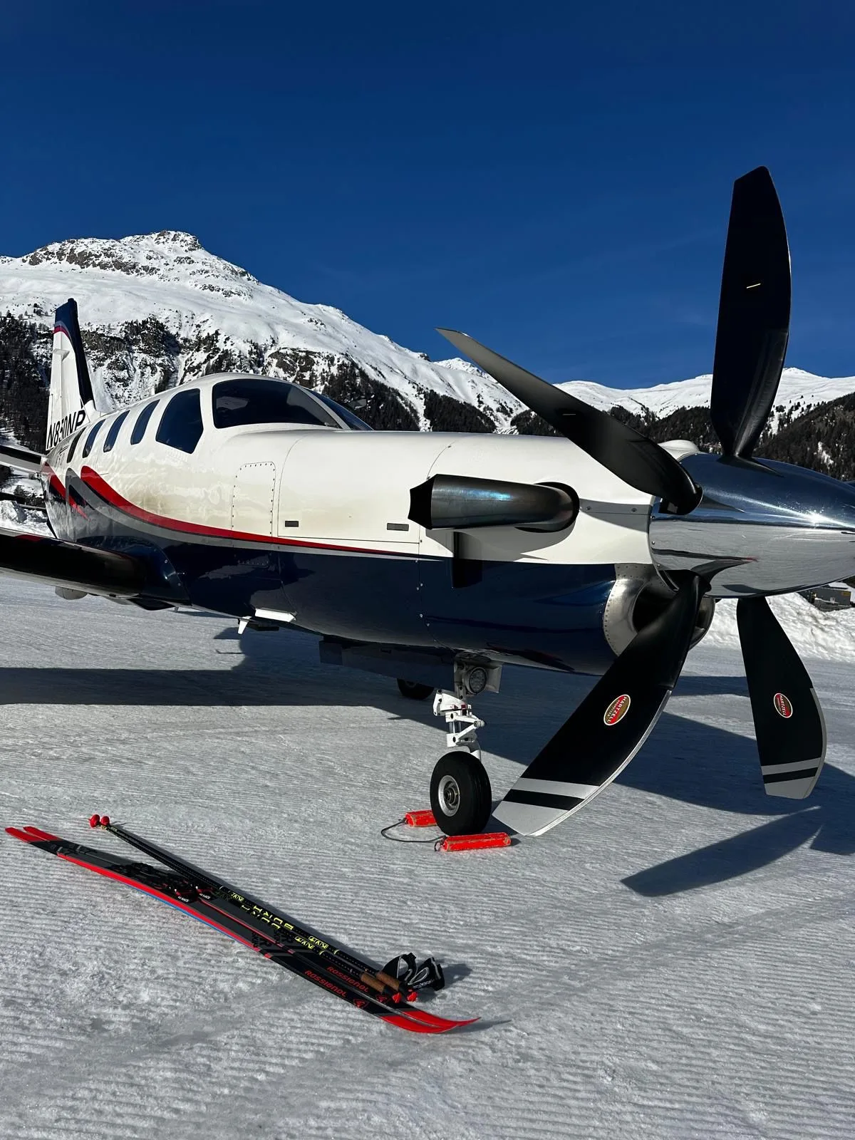 Exterior view of a 2007 Socata TBM 850.
