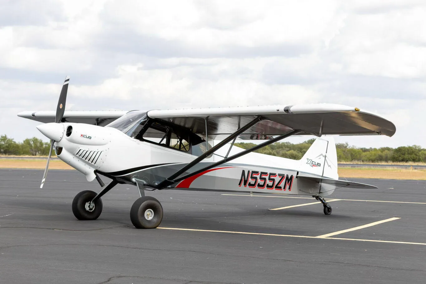 Exterior view of a 2016 CubCrafters XCub.