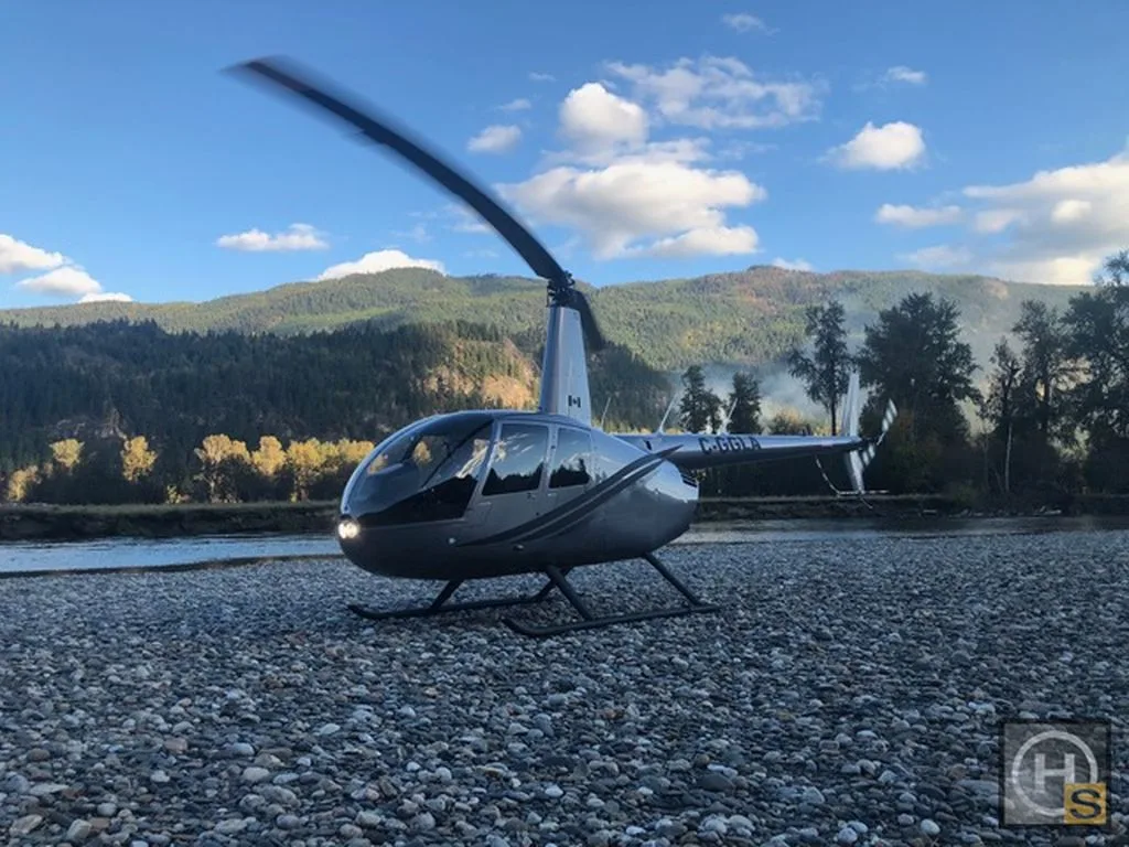 Exterior view of a 2018 Robinson R44 Raven II – February 2018 –, C-GGLA.
