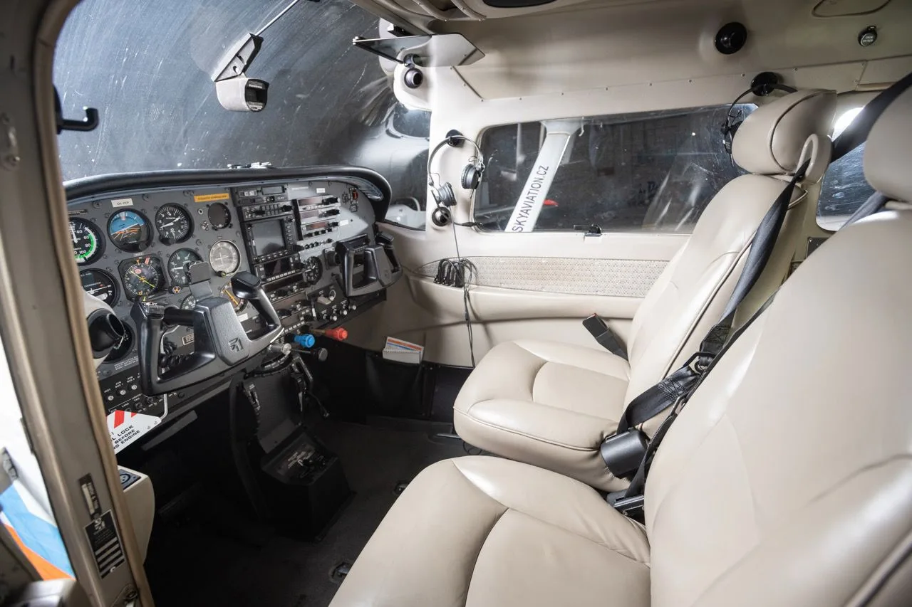 Cockpit and instrument panel of a 2000 Cessna T206H.