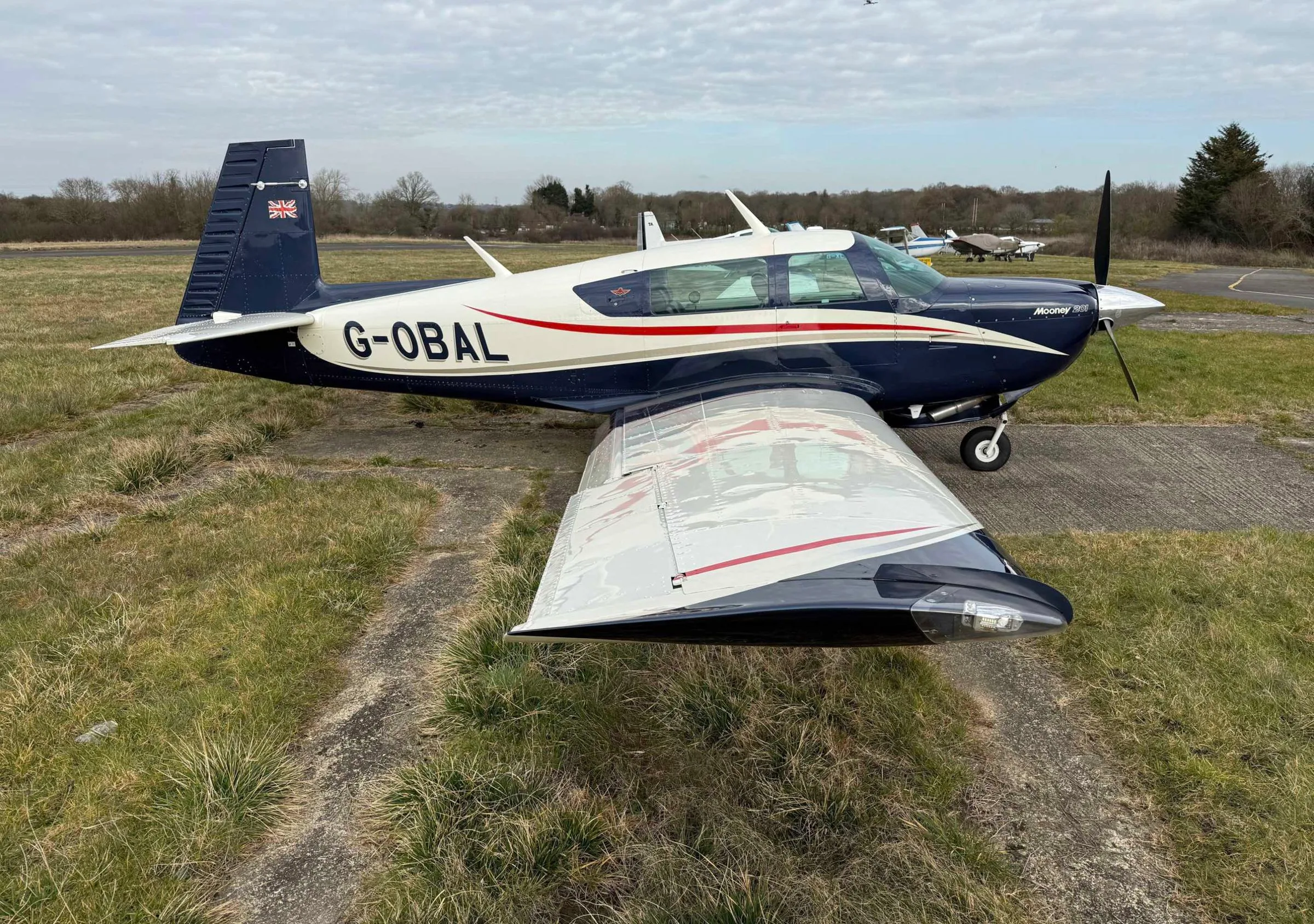 Exterior view of a 1986 Mooney M20J 201.