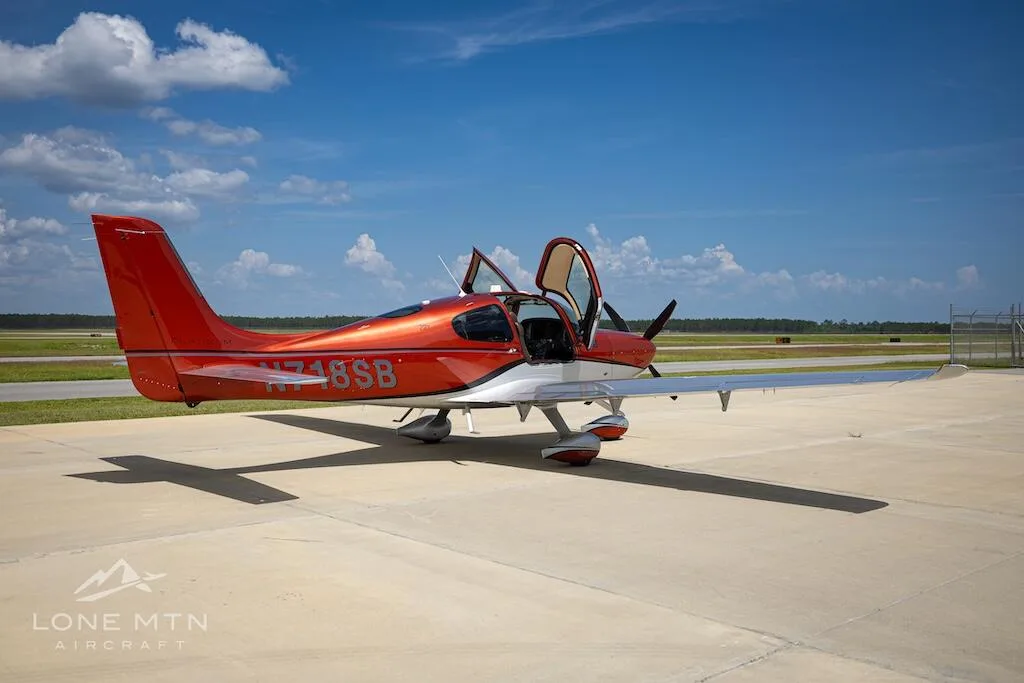 Exterior view of a 2017 Cirrus SR22T G6 GTS.