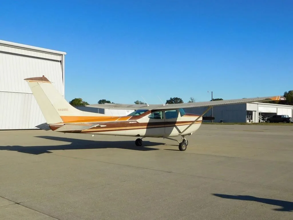 Exterior view of a 1980 Cessna 182RG- N4688S Aircraft.