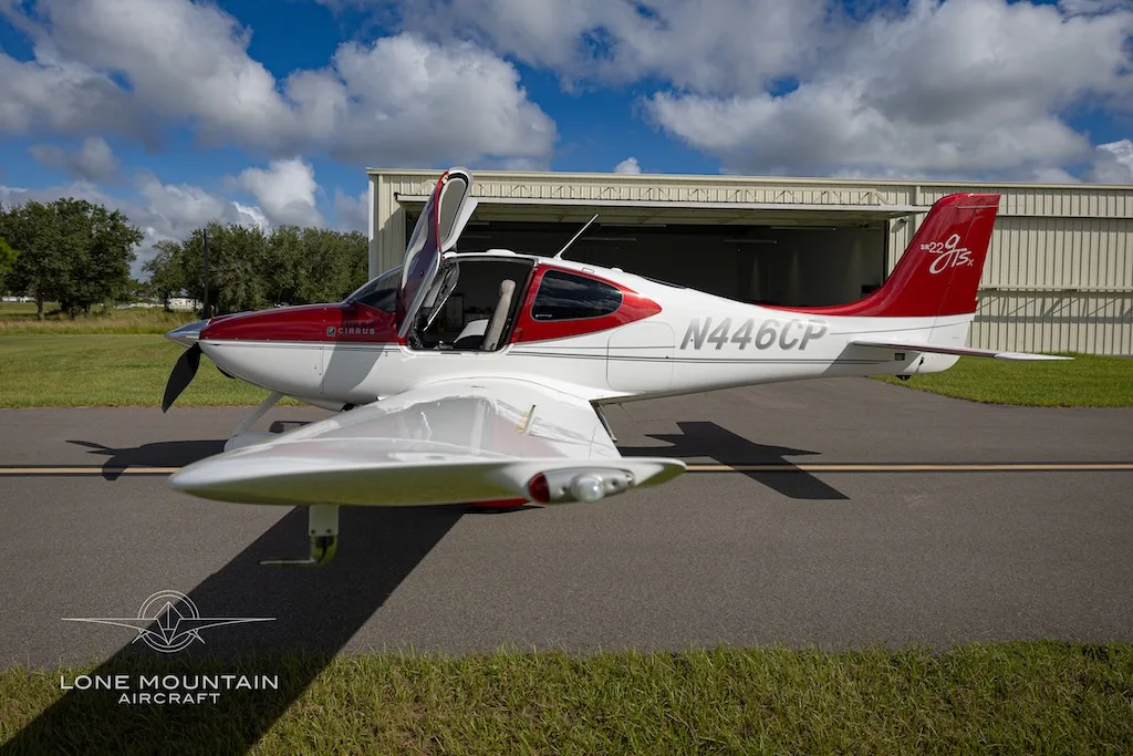 Cabin interior of a 2008 Cirrus SR22 G3 GTS Turbo.