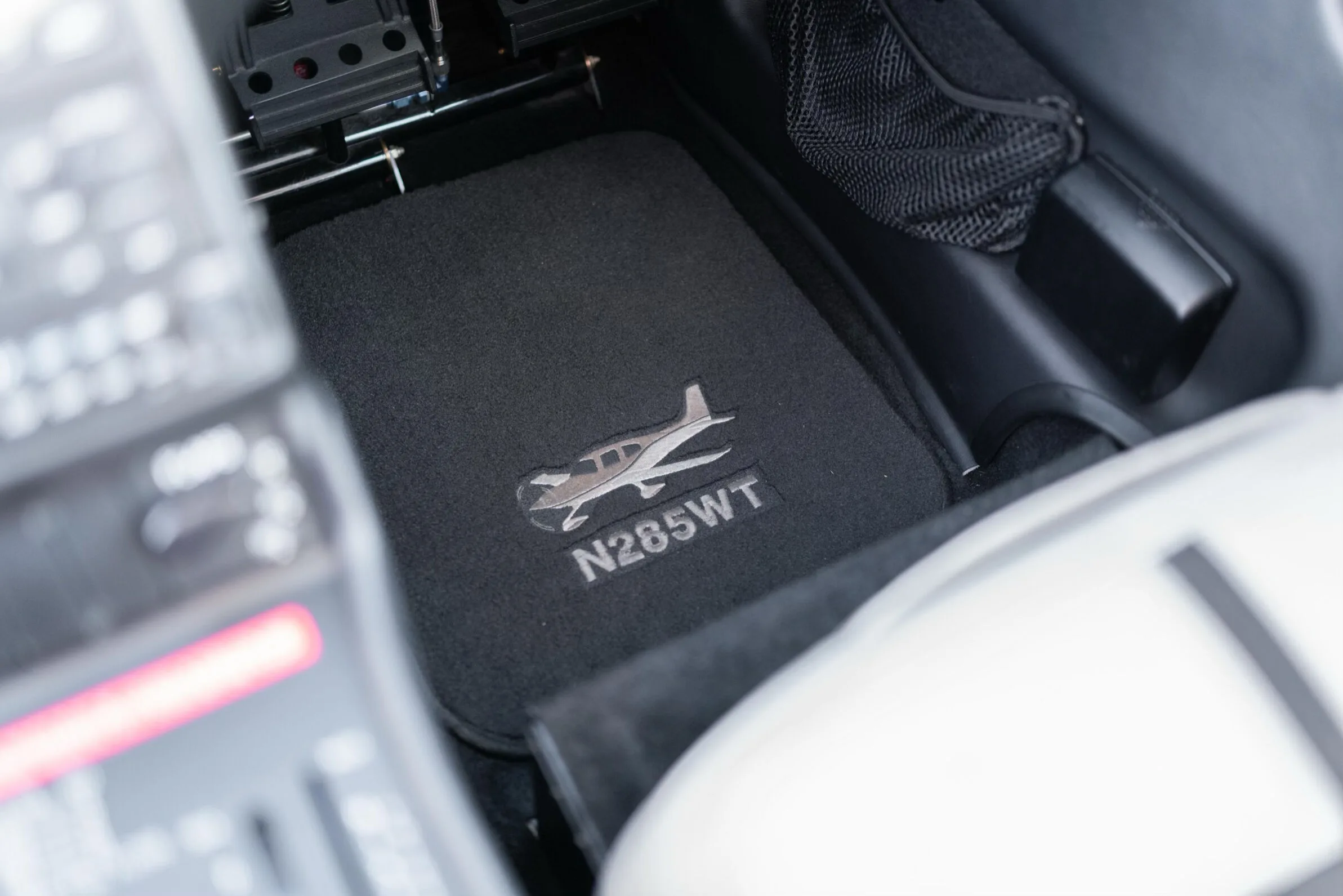 Cockpit and instrument panel of a 2019 Cirrus SR22-G6 GTS.